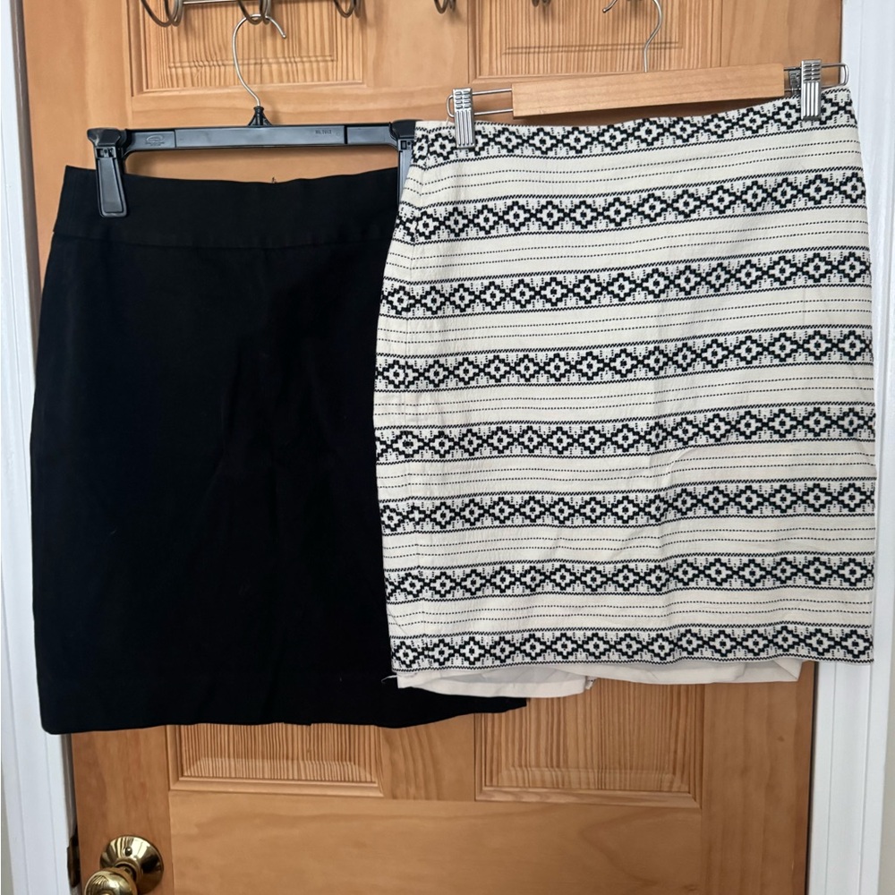 Stylish Black and White Patterned Skirt